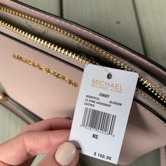 Micheal Kors Purse | Cindy Dome Crossbody | Pink - Picture 5 of 8